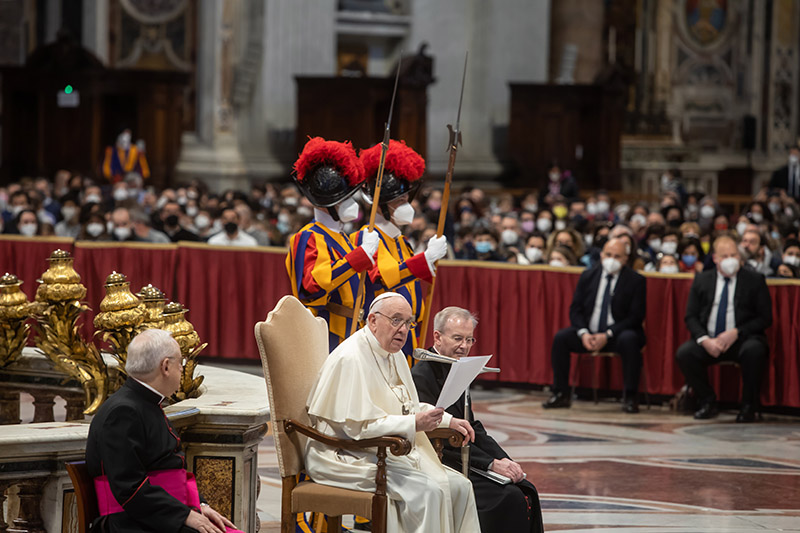 POPE MEETING STUDENTS MILAN